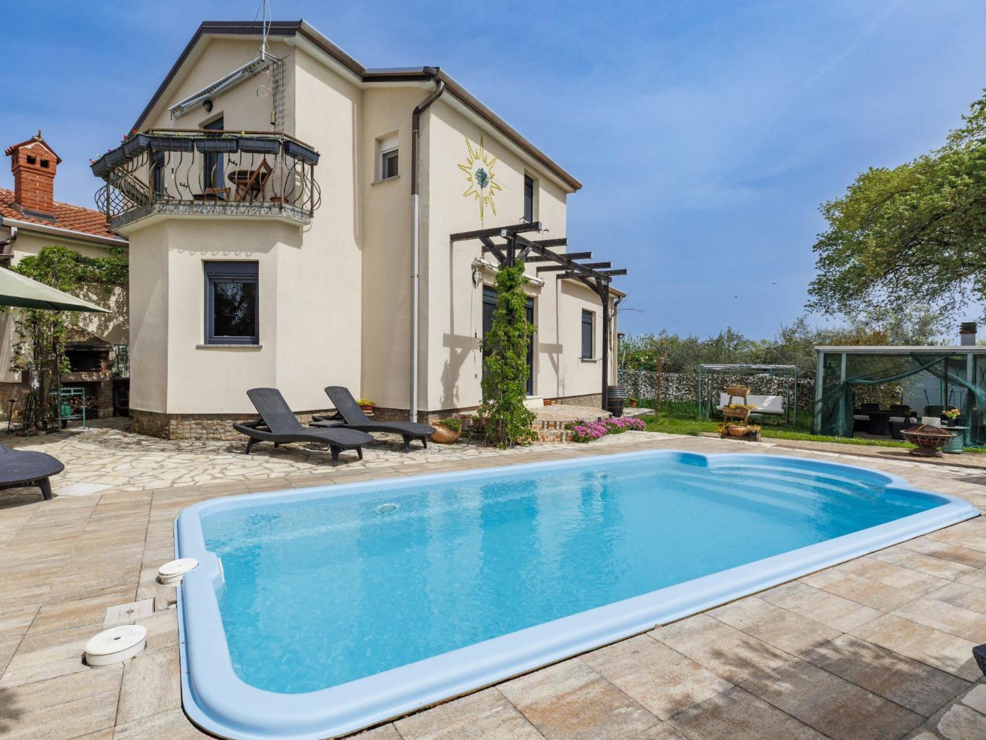 Acquila By Interhome